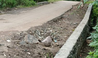 Badan Ruas Jalan Pagelaran - Babakan Mesjid Belum Dikerjakan Menuai Pertanyaan Warga