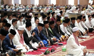 Bersama Wapres RI, Panglima TNI Sholat Idul Fitri di Istiqlal