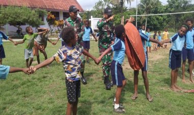 Satgas Yonif 143/TWEJ Jadikan Sekolah Tempat Menyenangkan Siswa