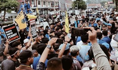 Menuntut!!! 16 Tahun Dipimpin Dinasti Natakusumah, Pandeglang Kian Terpuruk Terhimpit Kekuasaan.