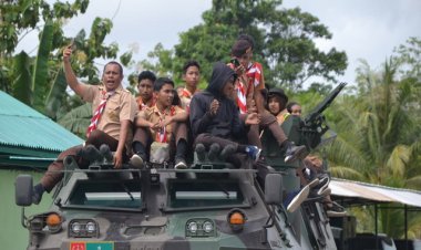 Dinyatakan Selesai, Dandim 1710/Mimika Pimpin Upacara Penutupan Perkemahan Sabtu-Minggu (Persami) Saka Wira Kartika TA. 2023