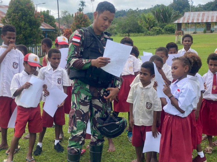 Satgas Yonif 143/TWEJ Tanamkan Patriotisme dan Nasionalisme di Perbatasan RI-PNG