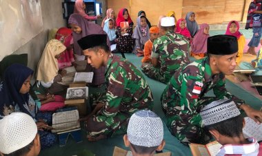 Lahirkan Generasi Beriman, Satgas Yonarmed 1 Kostrad Ajarkan Anak-Anak Mengaji