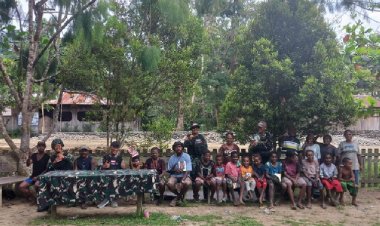 Tingkatkan Minat Baca, Satgas Yonif Raider 200/BN Adakan Perpustakaan Keliling