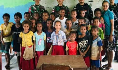 Cetak Generasi Sehat, Satgas Yonif 143/TWEJ Tanamkan Pola Hidup Bersih dan Sehat di Pedalaman Papua