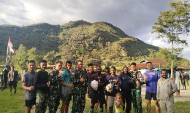 Tingkatkan Minat Berolahraga, Satgas Yonif Raider 200/BN Berikan Bantuan Sarana Olahraga