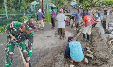 Bentuk Kepedulian, Satgas Yonarmed 1 Kostrad Bangun Talud Jalan Sepanjang Pesisir Pantai