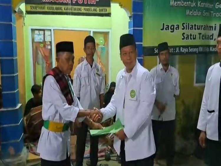 Ketua DPD TTKKDH Kukuhkan Abah Uki Sebagai Ketua Kasepuhan Pandeglang