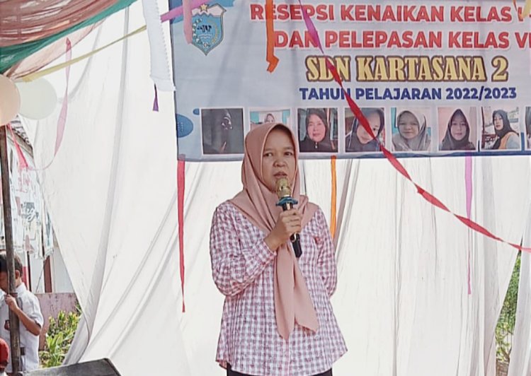 Acara Kenaikan dan Pelepasan Siswa di SDN Kertasana 2, Orang Tua Beserta Siswa Antusias Hadiri Acara