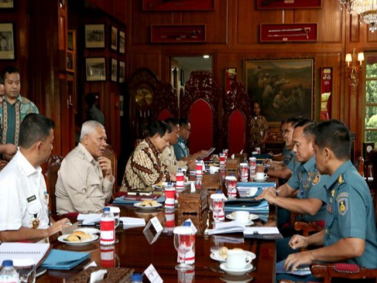 Menhan Prabowo Terima Kasal, Bahas Kebutuhan Alutsista TNI AL 