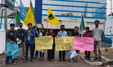 HMI dan SEMMI Unras di DPMPD dan BJB Pandeglang, Hadiahi Telur dan Tomat Busuk Ancam Akan Kerahkan Massa Yang Lebih Banyak