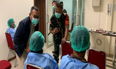 Dandim 1710/Mimika Dampingi Danrem 174/ATW Tinjau Baksos Operasi Katarak Dan Bibir Sumbing