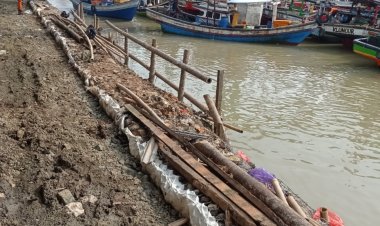 Disoal Aktivis, Pekerjaan Rehabilitasi Pasar Ikan di TPI 3 Labuan Diduga Asal Jadi