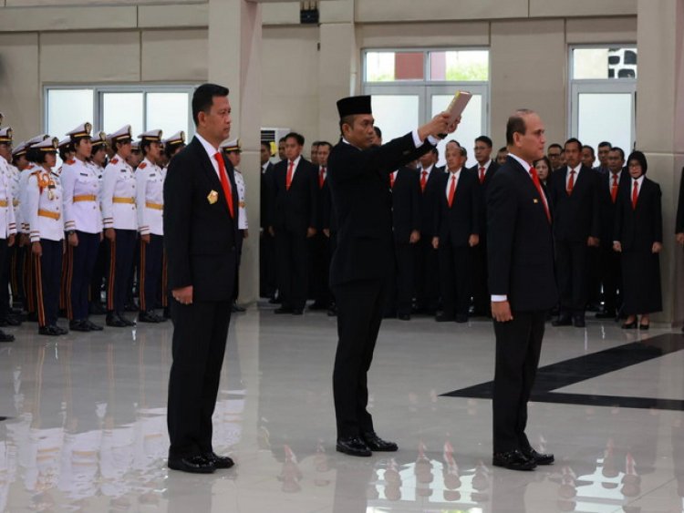 Menhan Prabowo Resmi Lantik Mayjen TNI Jonni Mahroza Sebagai Rektor Unhan RI