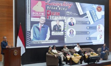 Karo Humas Buka Acara Launching dan Bedah Buku “Politik Pertahanan” Karya Dr. Dahnil Anzar Simanjuntak, S.E., M.E.