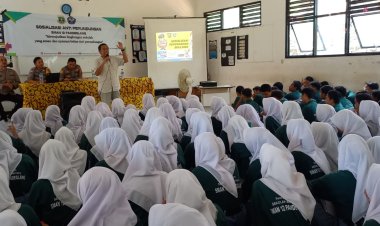 Prilaku Kenakalan Remaja di Sosialisasikan di SMAN 12 Pandeglang, Kapolsek Picung: No Bullying