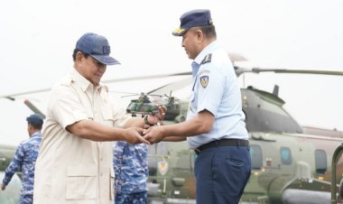 Menhan Prabowo Serahkan Delapan Unit Helikopter H225M dan Resmikan Full Flight Simulator H225M