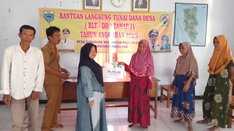 Di Desa Sukadame, 24 KPM Terima BLT DD, LKD Terima Insentif, Kades Sukadame: Gunakan Sebaik Baiknya dan Tingkatkan Pelayanan Masyarakat