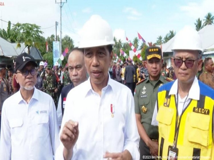 Panglima TNI Mendampingi Presiden RI Resmikan BTS 4G dan Pemberian BLT di Sulawesi Utara