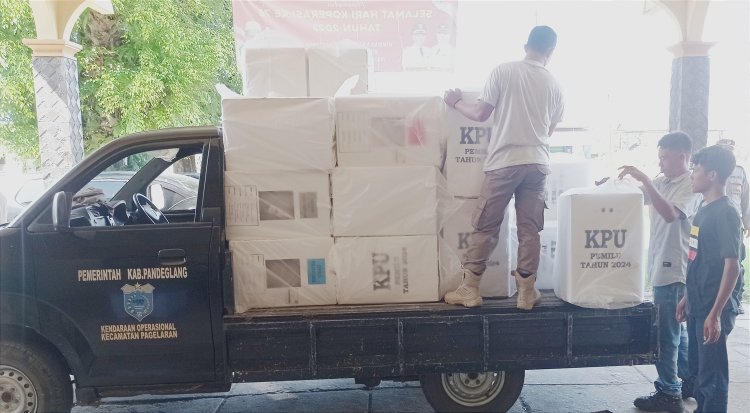 Lakukan Pengamanan dan Pengawalan Pergeseran Logistik Pemilu 2024, Ini Kata Polsek Pagelaran