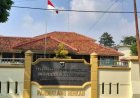 AMMUK menilai dinas pendidikan tutu mata tutup telinga kaitan dengan dugaan tindak pidana yang di lakukan Okum kepala sekolah Dasar di wilayah kecamatan cikedal, serta meminta Inspektorat dan BPK untuk mengaudit Bantuan dana BOS tahun anggaran 2022 dan 2023 di wilayah kecamatan Cikedal karena di duga tidak sesuai LPJ