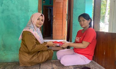Cegah Stunting, Balai Penyuluh KB Saketi Salurkan Bantuan Makanan Sehat Bergizi