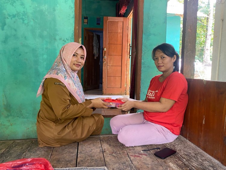 Cegah Stunting, Balai Penyuluh KB Saketi Salurkan Bantuan Makanan Sehat Bergizi
