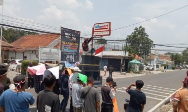 Diduga tidak Netral AMPD, Lakukan Aksi Unjuk Rasa di Bawaslu dan BKPSDM Pandeglang