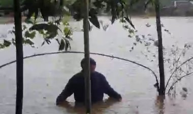 Belum Tersentuh Bantuan, Warga Desa Bulagor Kecamatan Pagelaran, Pandeglang Selama 4 Hari Hanya Bisa Beraktivitas di Rumah Akibat Banjir