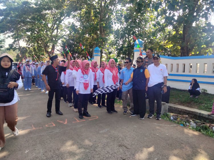 Perlombaan Gerak Jalan Tingkat Kecamatan Cikedal, HUT RI ke-80 Pecah Semangat Warga