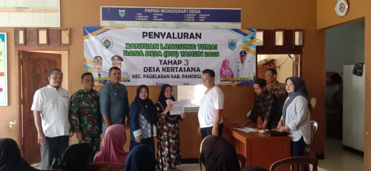 Desa Kertasana Salurkan BLT DD Tahap III Kepada 24 Keluarga Penerima Manfaat