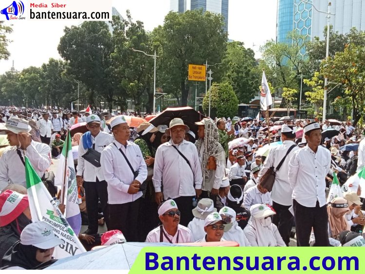 Ribuan Guru Madrasah dari Pandeglang Gelar Aksi ke Istana Presiden