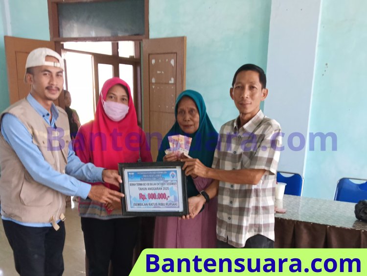 Pemdes Labuan Salurkan BLT Dana Desa Tahap Akhir Tahun 2025