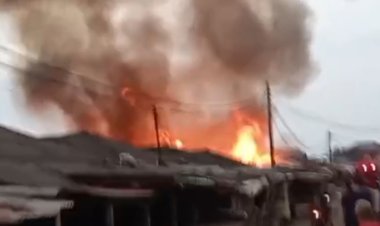 Kebakaran Hanguskan Sejumlah Kios di Pasar Baru Labuan