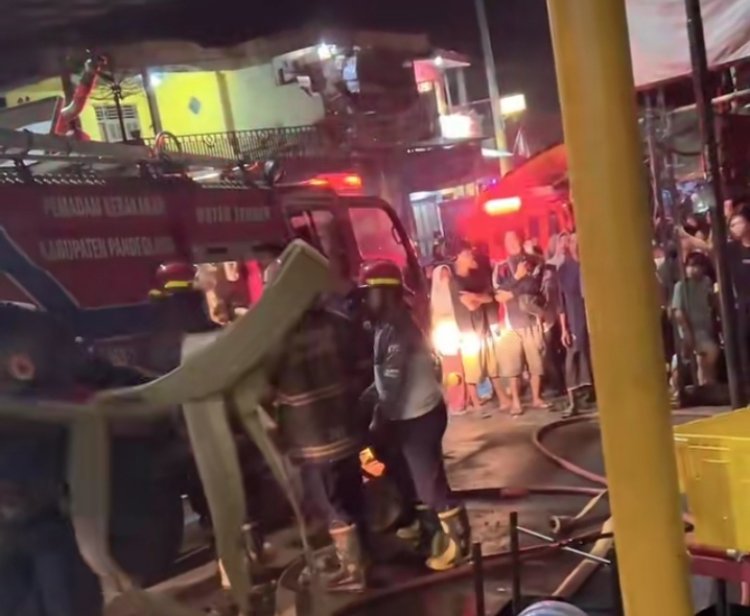 Alfamart di Pasar Saketi Pandeglang Terbakar, Diduga Akibat Korsleting Listrik