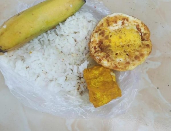 Distribusi MBG SPPG Surianeun Gunakan Kantong Kresek, GMP Nilai Abaikan Standar Higienitas