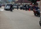Pengguna Jalan Raya Labuan Keluhkan Parkir di Bahu Jalan Depan RSUD: Setengah Badan Jalan Terpakai, Hak Masyarakat Terlanggar