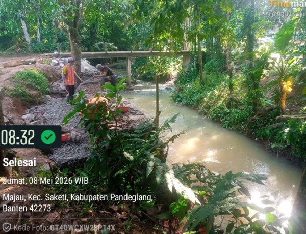 Kondisi Mendesak, Masyarakat Bangun Bronjong di Pinggiran Sungai Cimajau