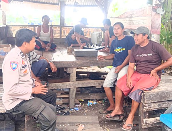 Anggota Polsek Patia Kabupaten Pandeglang Lakukan Giat Sambangi Tokoh Masyarakat Kecamatan Patia