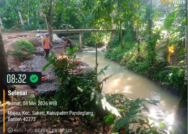 Kondisi Mendesak, Masyarakat Bangun Bronjong di Pinggiran Sungai Cimajau