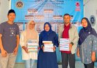 Selain Nikmati MBG, Puluhan Siswa Yatim Piatu di Pagelaran Terima Bantuan Buku dari SPPG Sindanglaya 2   