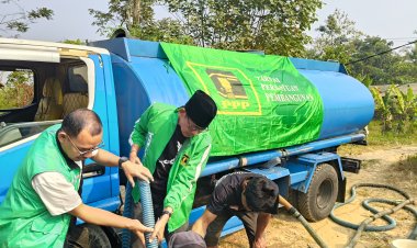 DPC PPP Pandeglang Salurkan Air Bersih di Patia