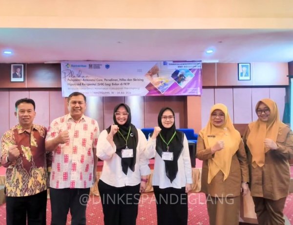 Tingkatkan Kompetensi Bidan, Dinkes Pandeglang Gelar Pelatihan Pelayanan Kesehatan Ibu dan Anak