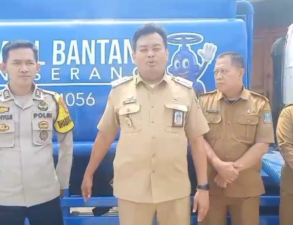 Pemkab Serang Salurkan Bantuan Air Bersih untuk Warga Desa Lamaran