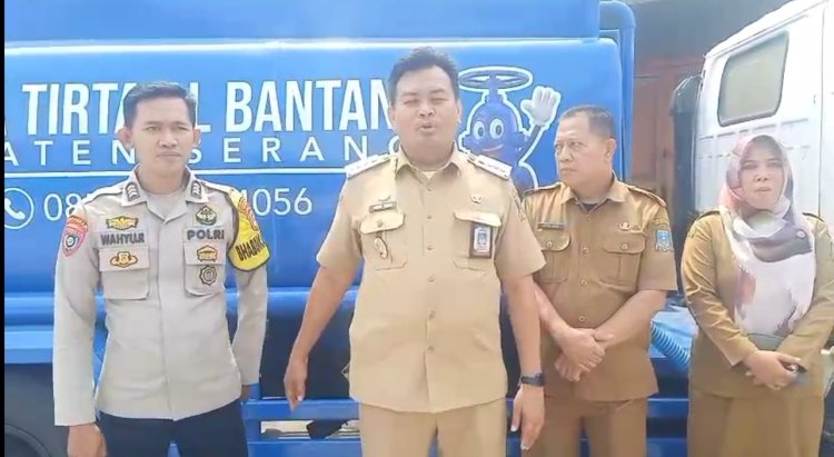 Pemkab Serang Salurkan Bantuan Air Bersih untuk Warga Desa Lamaran