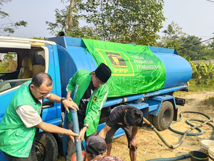 DPC PPP Pandeglang Salurkan Air Bersih di Patia