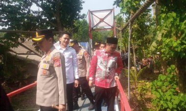 Penghubung Tiga Kecamatan, Jembatan Merah Putih Diresmikan 