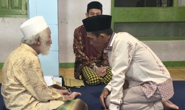 Ketua PSI Pandeglang, Rismawan Silaturahmi ke Abuya Muhtadi, Hadiri Maulid di Menes
