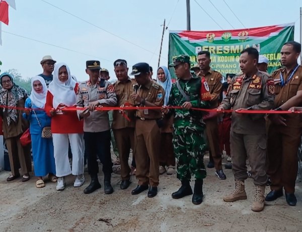 Jembatan Cicae Dibangun, Warga Apresiasi Kodim 0601/Pandeglang