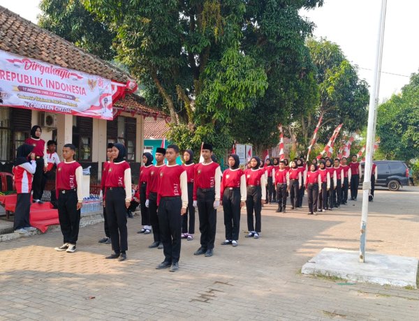 Semangat Paskibra Cikedal, Mandiri Bawa Bekal Makan Sendiri